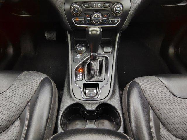 Photo of 2022 Bright White Jeep Cherokee