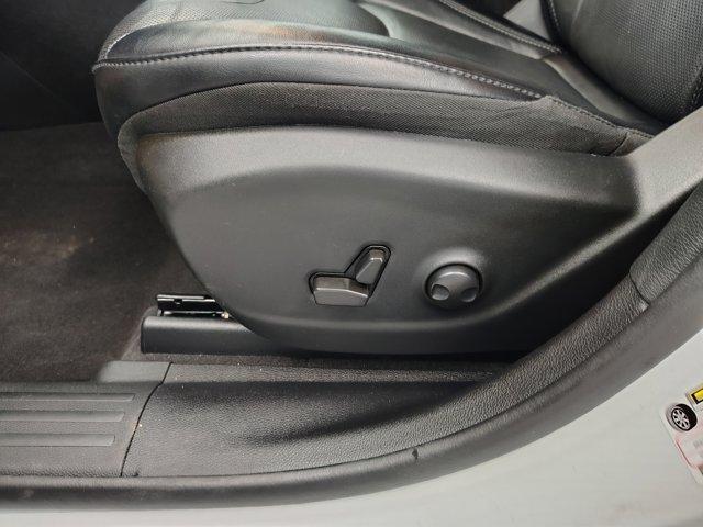 Photo of 2022 Bright White Jeep Cherokee