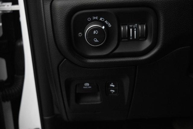 Photo of 2025 Bright White RAM 1500