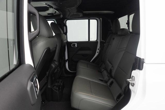 Photo of 2025 Bright White Jeep Gladiator