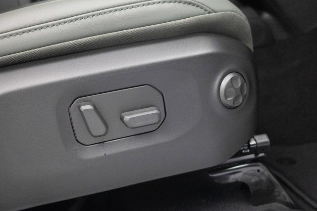Photo of 2025 Bright White Jeep Gladiator
