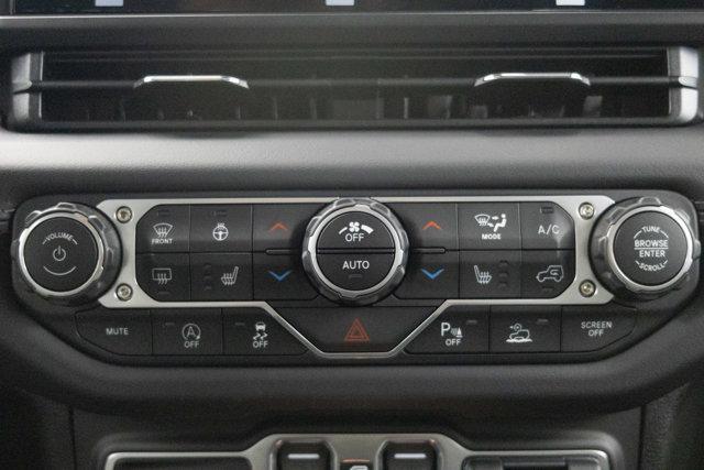 Photo of 2025 Bright White Jeep Gladiator