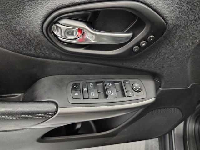Photo of 2022 Granite Jeep Cherokee
