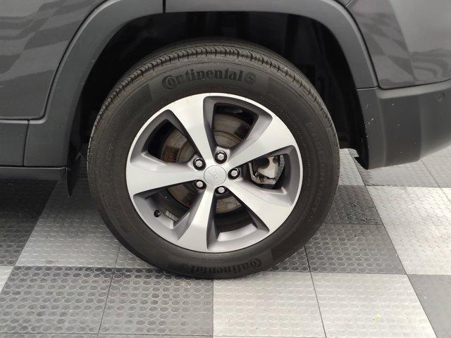 Photo of 2022 Granite Jeep Cherokee