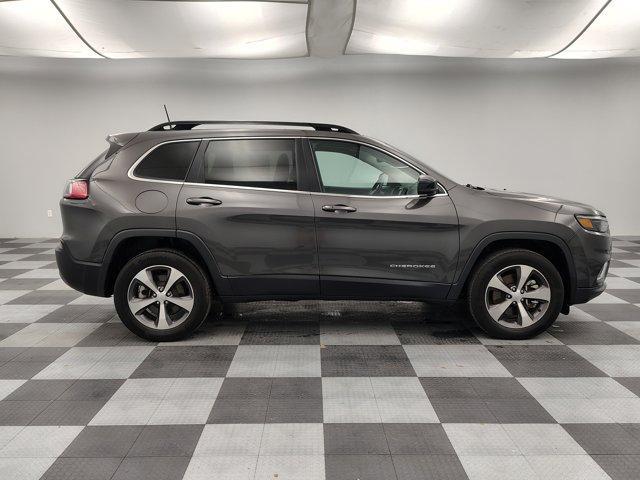 Photo of 2022 Granite Jeep Cherokee