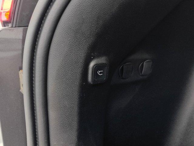Photo of 2022 Granite Jeep Cherokee