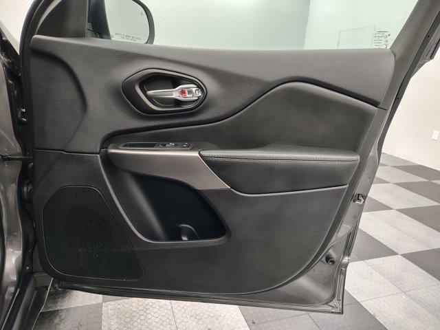 Photo of 2022 Granite Jeep Cherokee