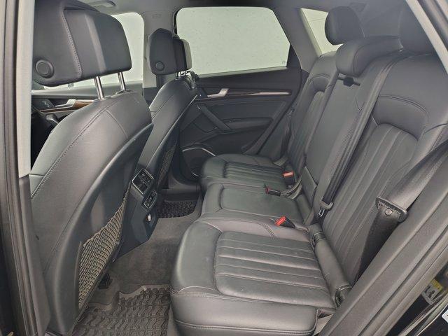 Photo of 2018 Mythos Black Metallic Audi Q5