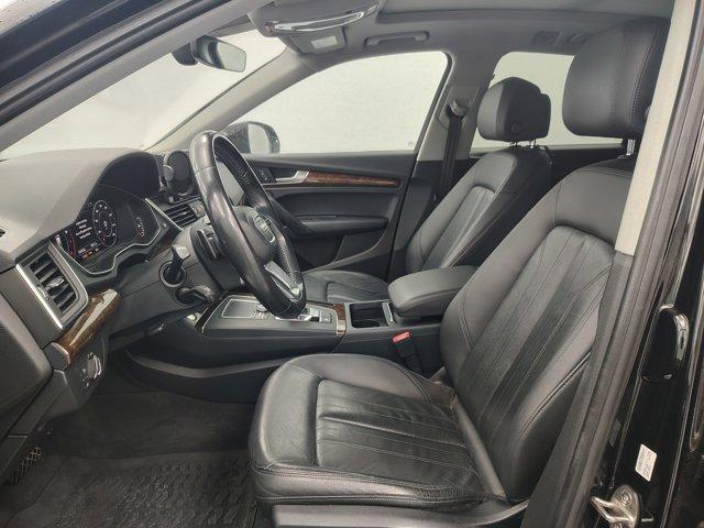 Photo of 2018 Mythos Black Metallic Audi Q5