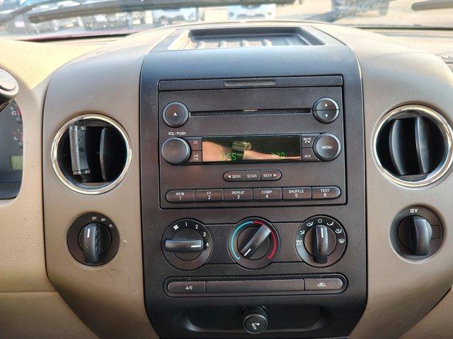 Photo of 2004 Red Ford F-150