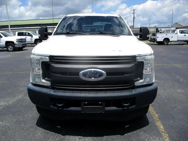 Photo of 2017 Oxford White Ford F-250