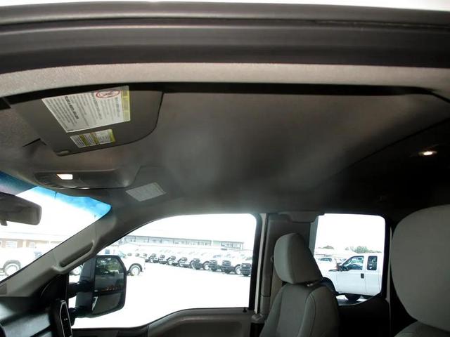 Photo of 2017 Oxford White Ford F-250