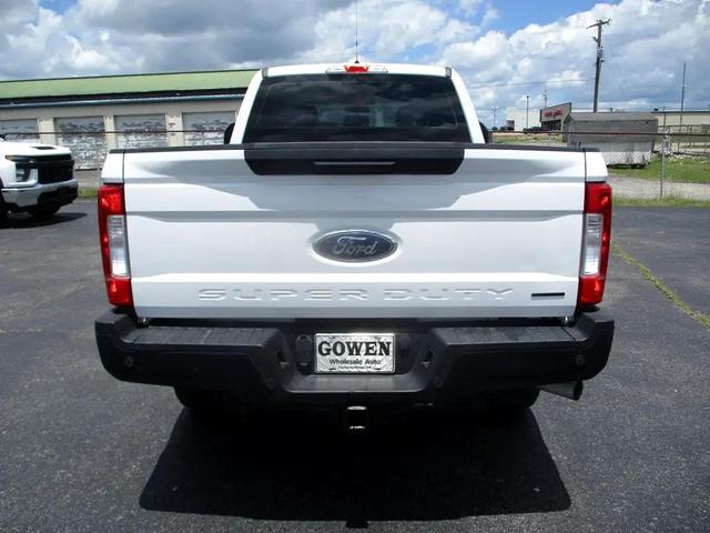 Photo of 2017 Oxford White Ford F-250