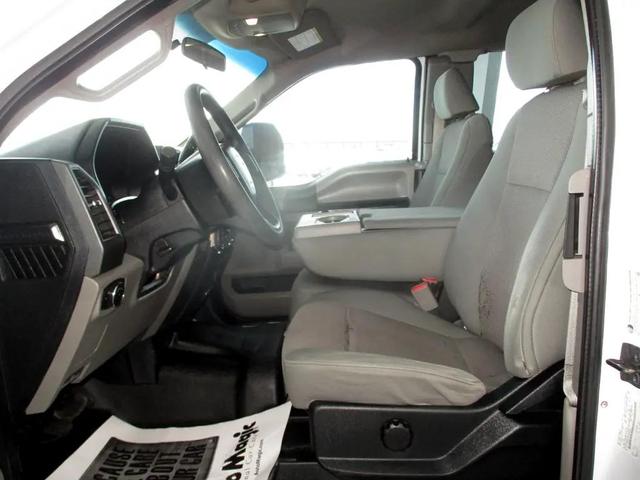 Photo of 2017 Oxford White Ford F-250