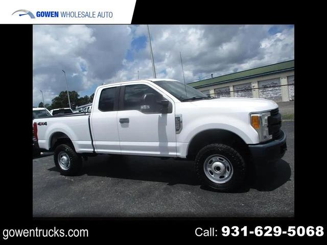 Photo of 2017 Oxford White Ford F-250