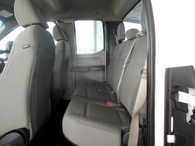 Photo of 2017 Oxford White Ford F-250