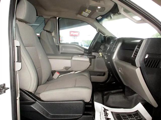 Photo of 2017 Oxford White Ford F-250