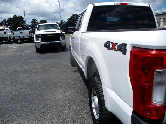 Photo of 2017 Oxford White Ford F-250