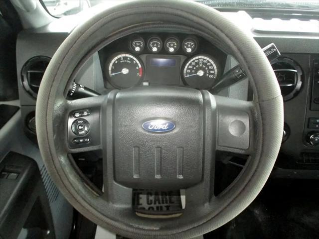 Photo of 2015 Oxford White Ford F-350