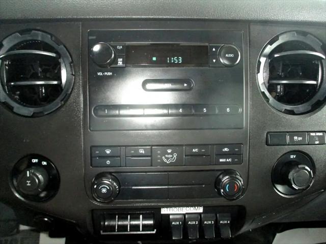 Photo of 2015 Oxford White Ford F-350