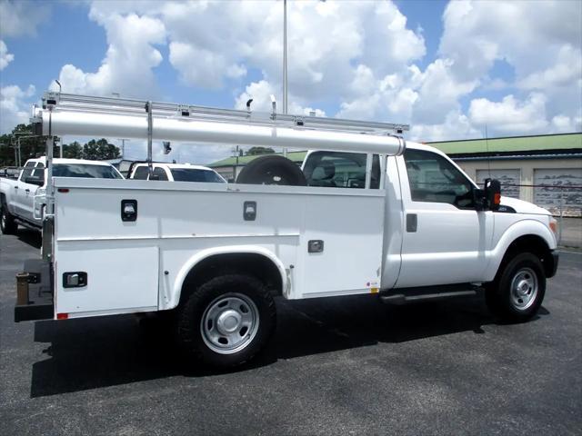 Photo of 2015 Oxford White Ford F-350