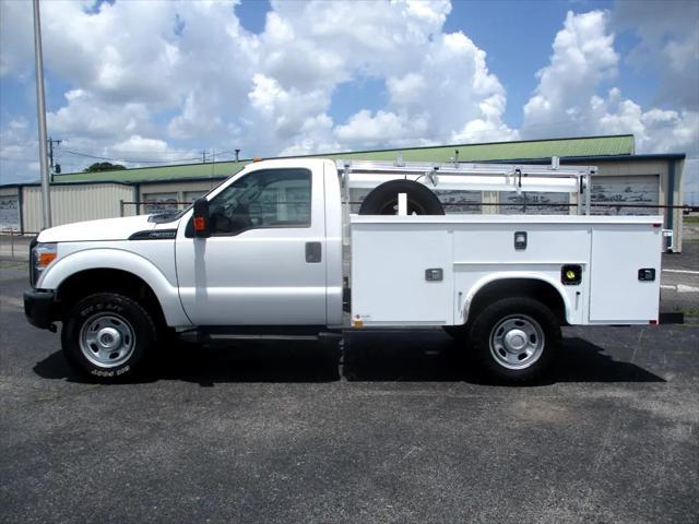 Photo of 2015 Oxford White Ford F-350