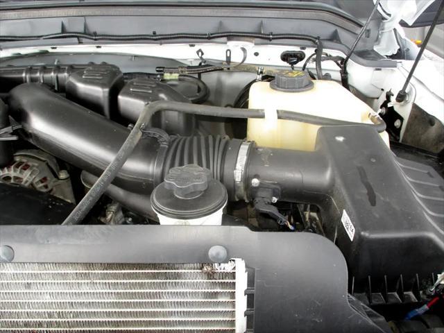 Photo of 2015 Oxford White Ford F-350