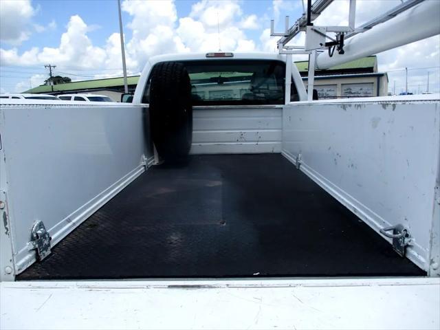 Photo of 2015 Oxford White Ford F-350