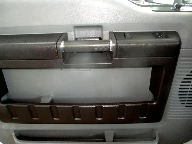 Photo of 2015 Oxford White Ford F-350