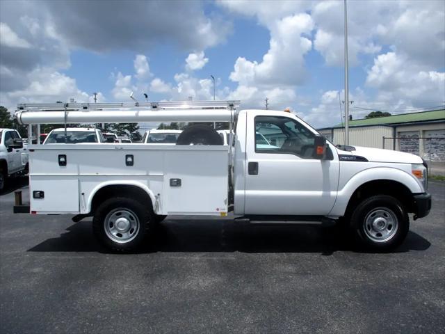 Photo of 2015 Oxford White Ford F-350