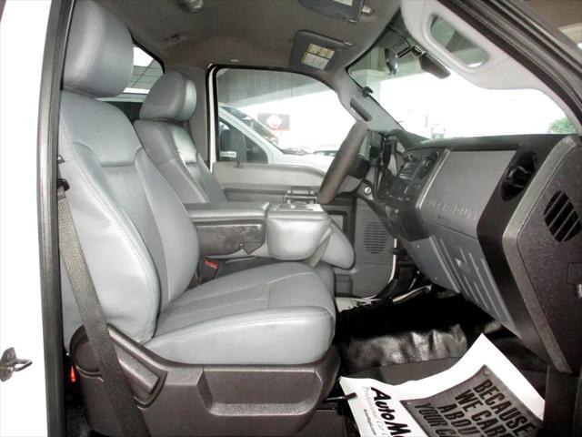 Photo of 2015 Oxford White Ford F-350