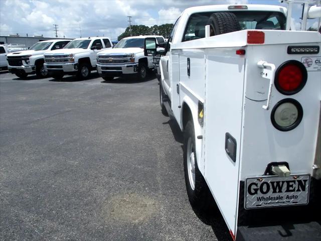 Photo of 2015 Oxford White Ford F-350
