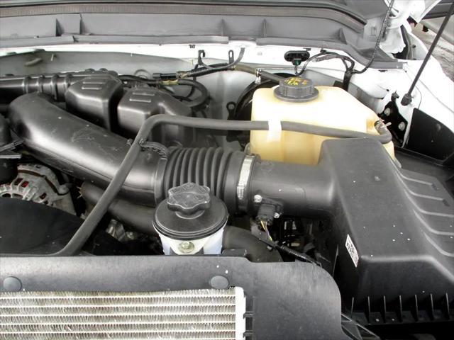 Photo of 2014 Oxford White Ford F-250