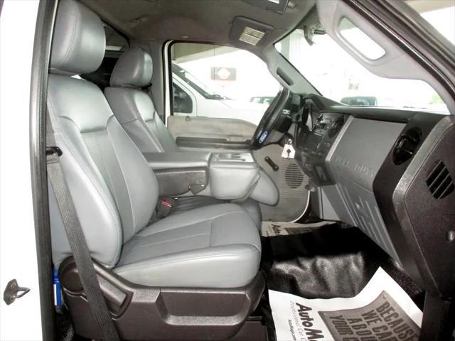 Photo of 2014 Oxford White Ford F-250