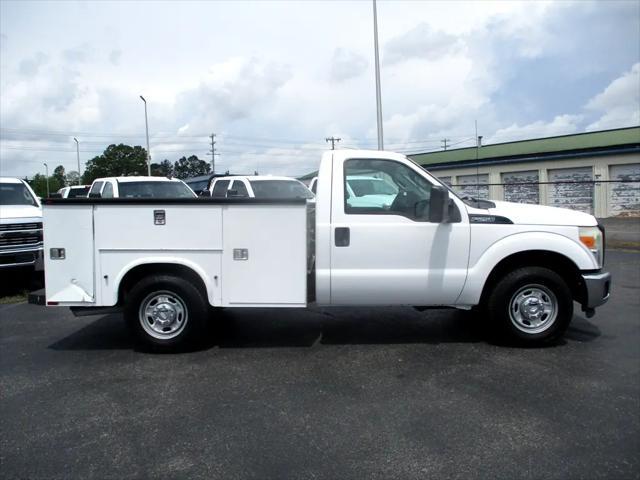Photo of 2014 Oxford White Ford F-250