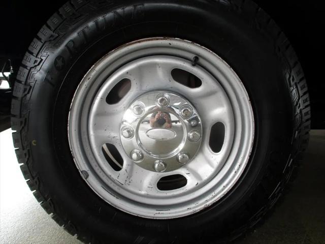 Photo of 2014 Oxford White Ford F-250