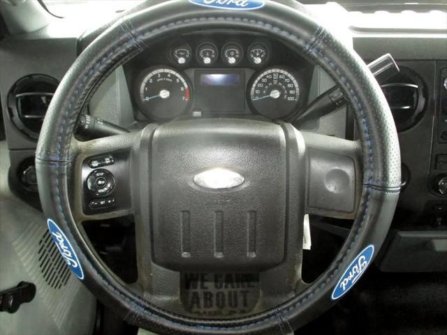 Photo of 2014 Oxford White Ford F-250