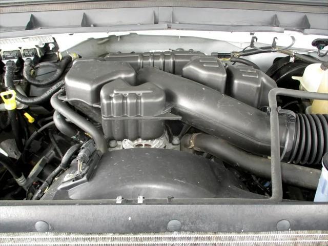 Photo of 2014 Oxford White Ford F-250