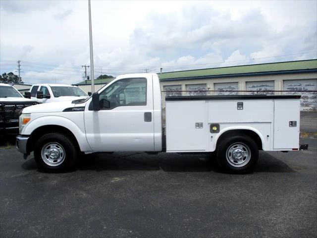 Photo of 2014 Oxford White Ford F-250