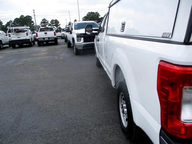 Photo of 2017 Oxford White Ford F-350