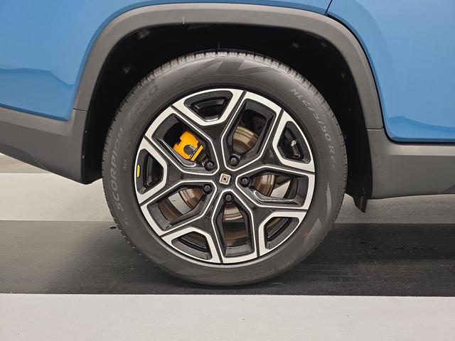 Photo of 2022 Rivian Blue Rivian R1T