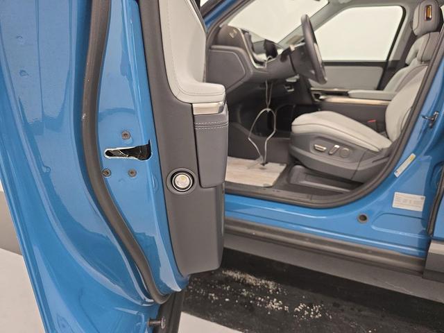 Photo of 2022 Rivian Blue Rivian R1T
