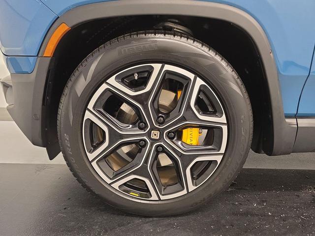 Photo of 2022 Rivian Blue Rivian R1T