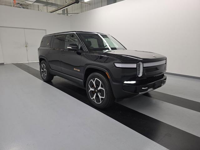 Photo of 2024 Midnight Rivian R1S