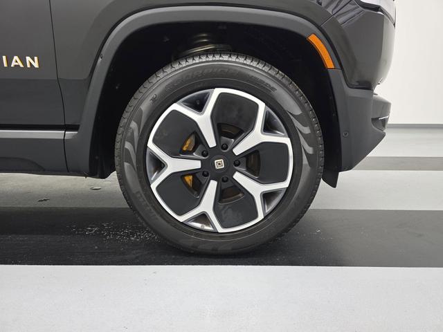 Photo of 2024 Midnight Rivian R1S