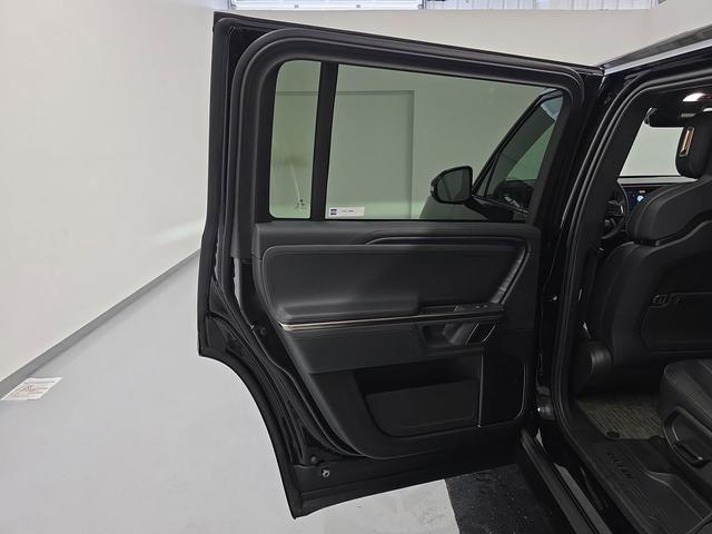 Photo of 2024 Midnight Rivian R1S