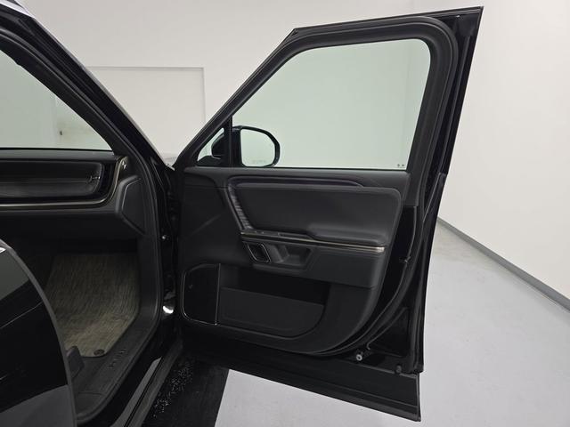 Photo of 2024 Midnight Rivian R1S