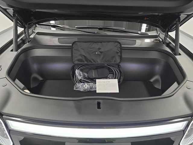 Photo of 2024 Midnight Rivian R1S