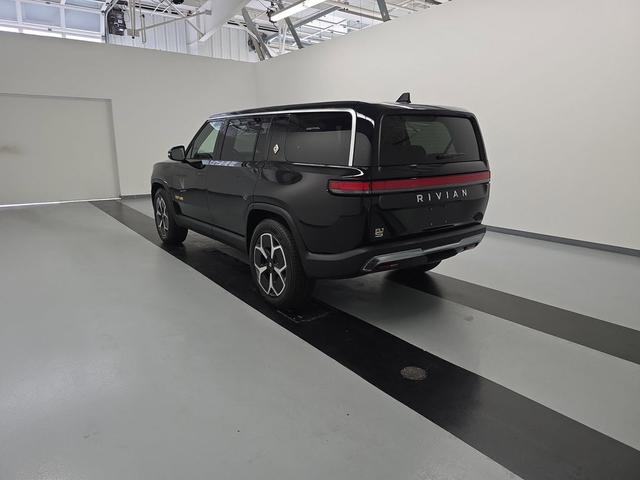 Photo of 2024 Midnight Rivian R1S