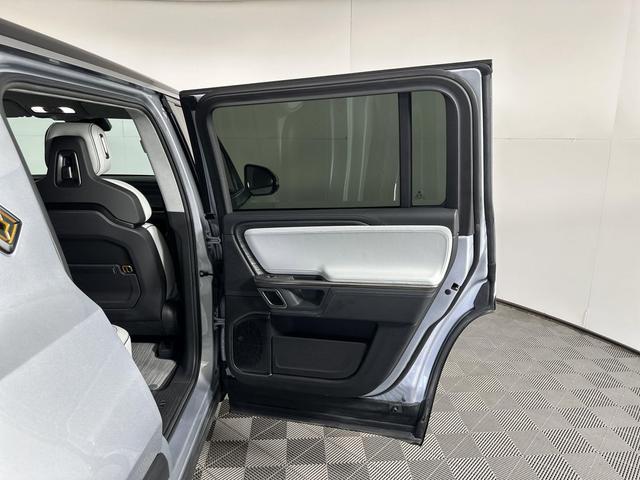Photo of 2024 LA Silver Rivian R1S